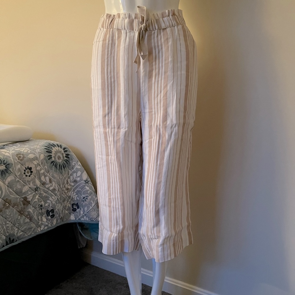 COPY - Chico’s tan-striped, cropped pants NWT size 3.5
